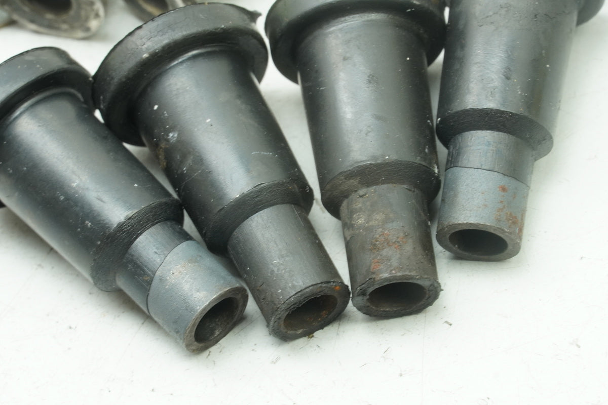SUZUKI RG 125 NF12B GAMMA Bracket Engine Axle Bolts Screws Engine Mount