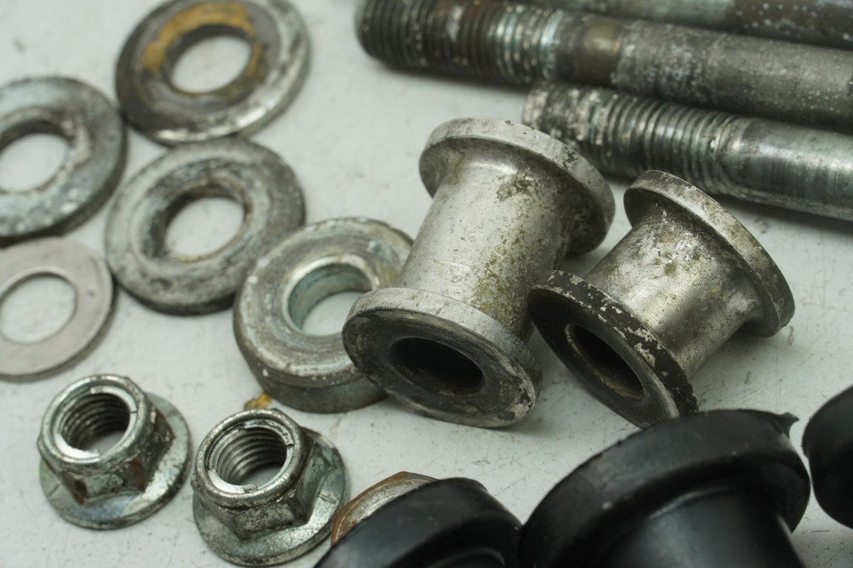 SUZUKI RG 125 NF12B GAMMA Bracket Engine Axle Bolts Screws Engine Mount