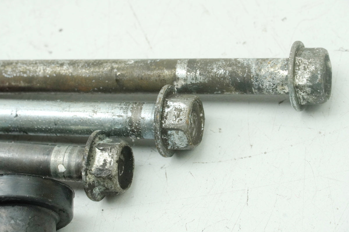 SUZUKI RG 125 NF12B GAMMA Bracket Engine Axle Bolts Screws Engine Mount