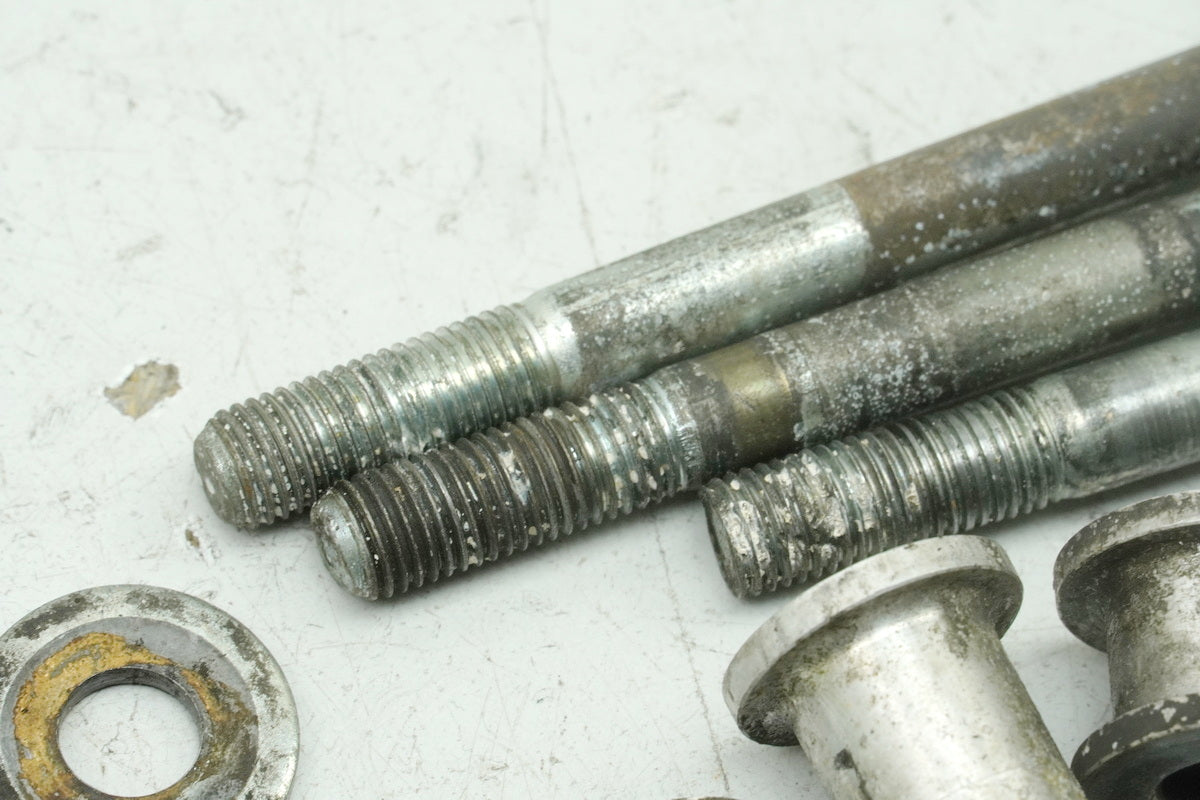 SUZUKI RG 125 NF12B GAMMA Bracket Engine Axle Bolts Screws Engine Mount