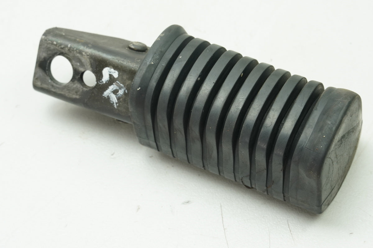 KAWASAKI Z 750 E KZ750E Footrest Pillion Right Rear Footrest Rubber Holder