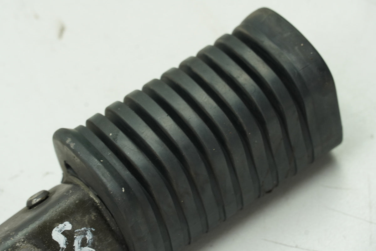 KAWASAKI Z 750 E KZ750E Footrest Pillion Right Rear Footrest Rubber Holder