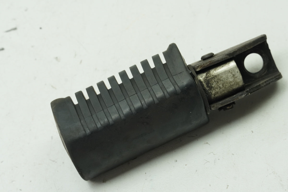KAWASAKI Z 750 E KZ750E Footrest Pillion Right Rear Footrest Rubber Holder