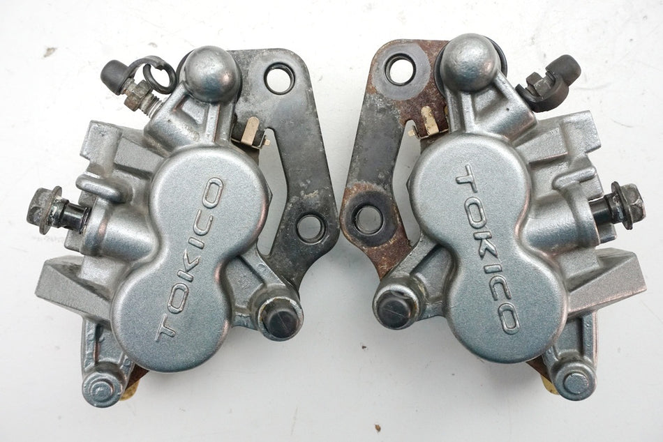 KAWASAKI ZR7 ZR750F Pinza de freno delantera Par Tokico Mordaza de freno