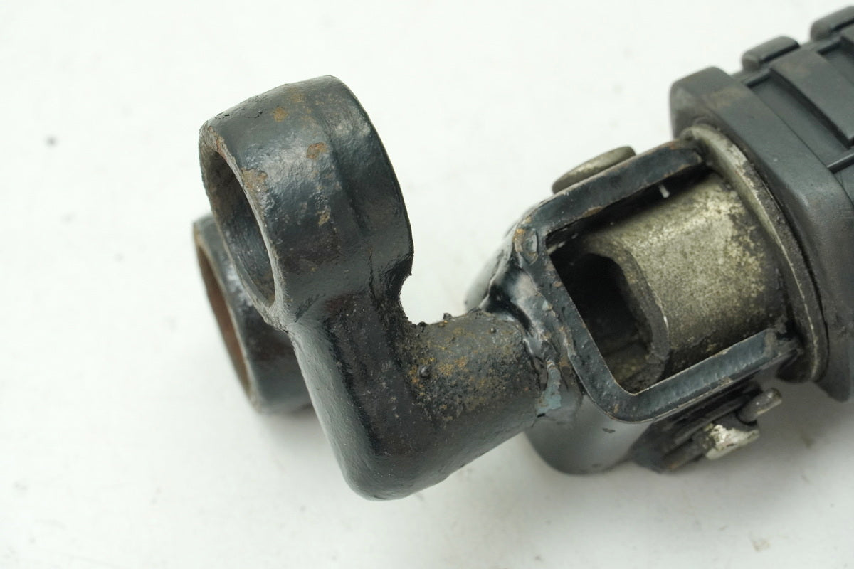 KAWASAKI Z 750 E KZ750E Footrest Rider Right Front Footrest Rubber Holder Plate