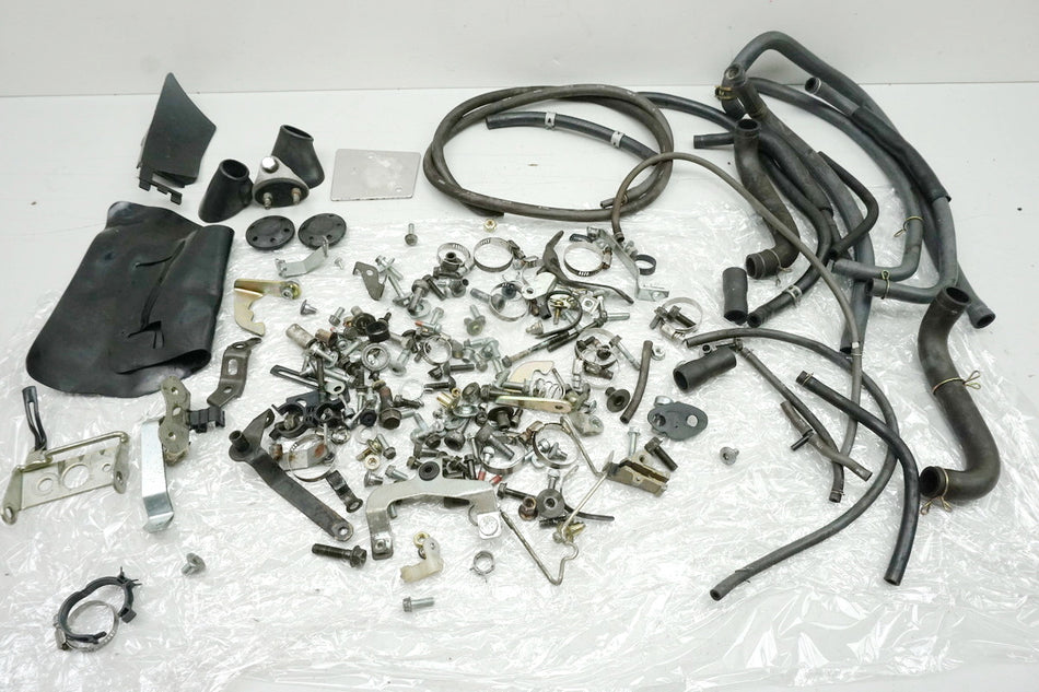 HONDA VTR 1000 SC36 FIRESTORM Tornillos Piezas Pequeñas Soportes Mangueras
