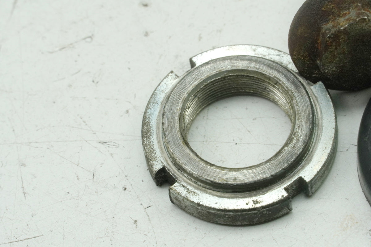 SUZUKI RG 125 NF12B GAMMA Mutter Sicherung Lenkkopf Schraube Gabelbrücke