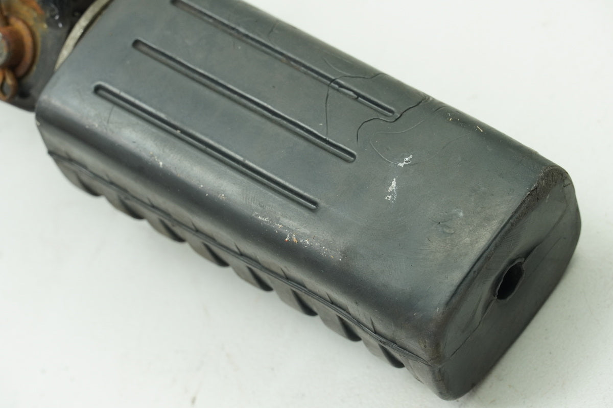 KAWASAKI Z 750 E KZ750E Footrest Rider Left Front Footrest Rubber Holder Plate