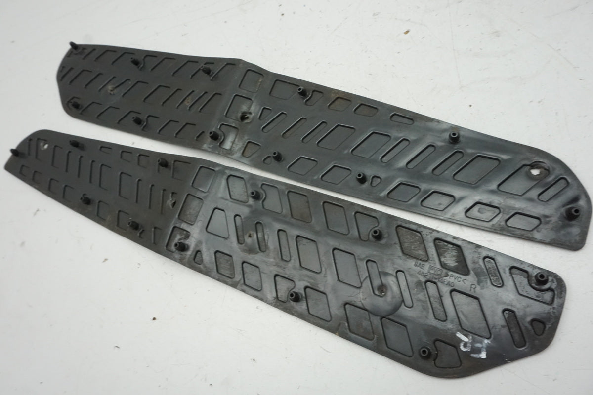 SUZUKI AN 400 WVAU BURGMAN Gomas de estribo del conductor, goma de estribo, reposapiés
