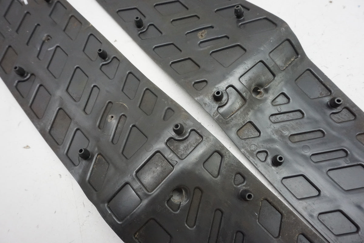 SUZUKI AN 400 WVAU BURGMAN Gomas de estribo del conductor, goma de estribo, reposapiés