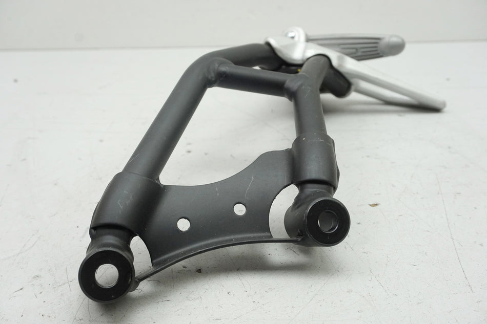 MV AGUSTA BRUTALE 800 DRAGSTER RR B322BB Reposapiés trasero derecho