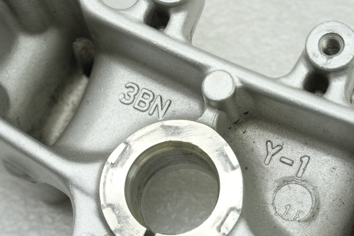 YAMAHA DT 125 R 4BL Gabelbrücke oben original (für Gabel Gabelholm Standrohr)