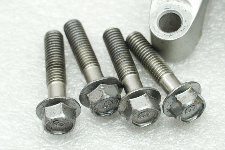 YAMAHA DT 125 R 4BL Lenkerklemmung oben Halter Lenker Klemmung Riser Schraube
