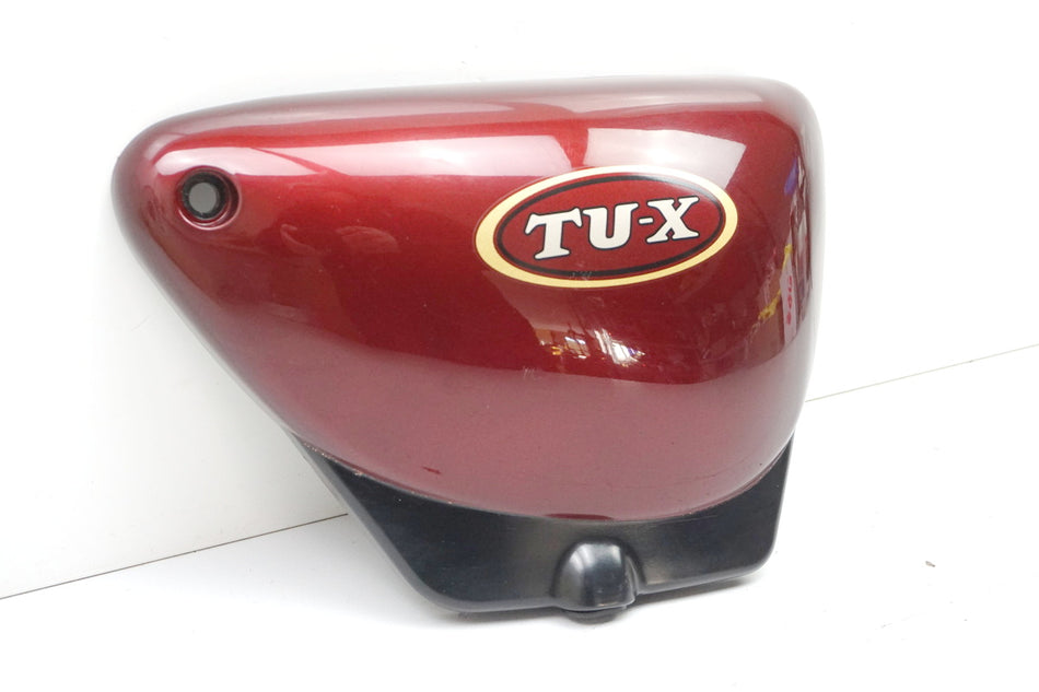 SUZUKI TU 125 XT Tapa lateral derecha Cubierta Embellecedor Carenado