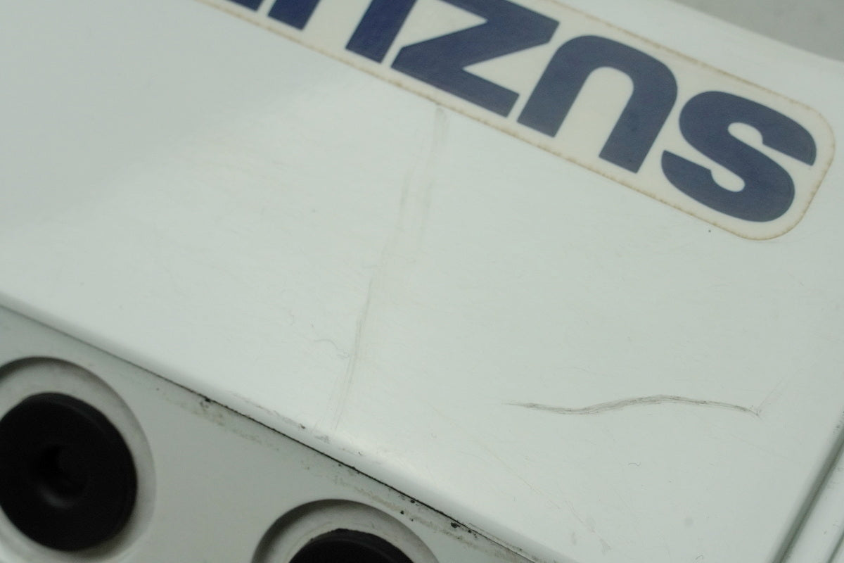 SUZUKI RGV 250 Verkleidung Heck mitte Abdeckung Cover Blende Heckverkleidung