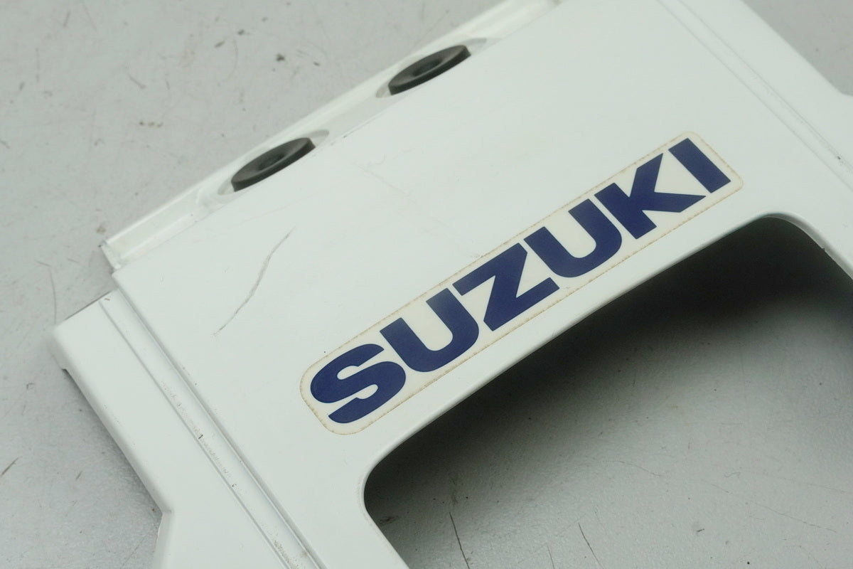 SUZUKI RGV 250 Verkleidung Heck mitte Abdeckung Cover Blende Heckverkleidung