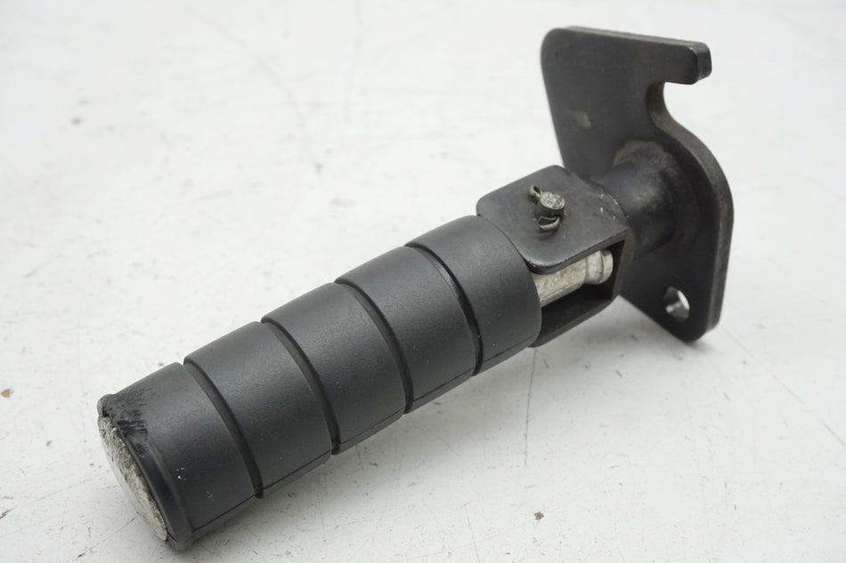 YAMAHA XVS 1100 VP05 DRAG STAR Estribera trasera izquierda Soporte de estribera