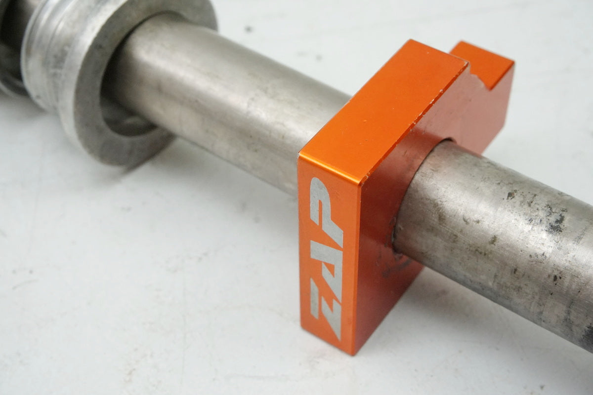 KTM 450 EXC Steckachse hinten Achse Distanzhülsen Kettenspanner ZAP