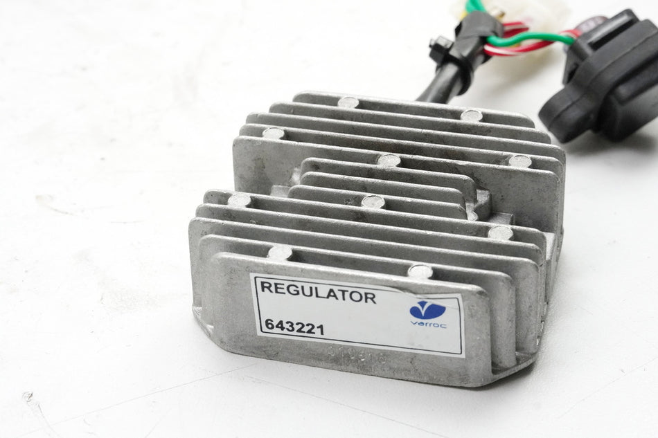 VESPA Primavera 50 4T 3V i-Get Laderegler Regler Gleichrichter 1A0107805