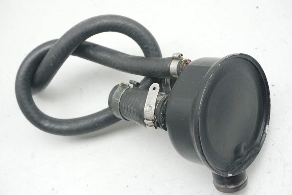 APRILIA RSV 1000 RR ZD4RR Verteiler Kühlerschlauch Stutzen Kühlsystem