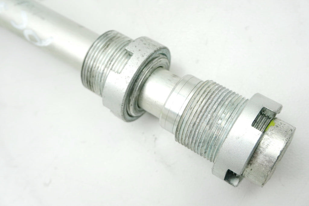 HONDA CBR 600 PC35 SCHWINGACHSE ACHSE SCHWINGE DISTANZEN 99-00