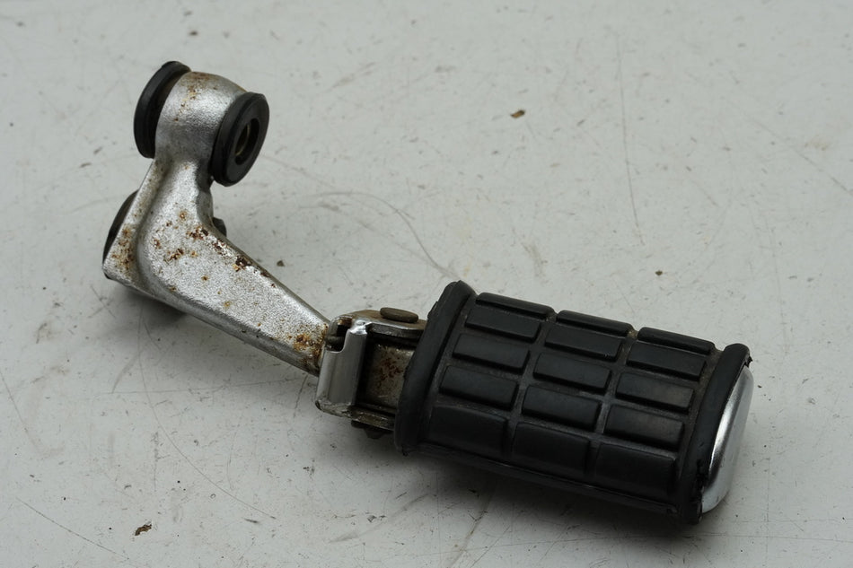 YAMAHA XV 125 VIRAGO 5AJ Estribera reposapiés conductor derecha Soporte