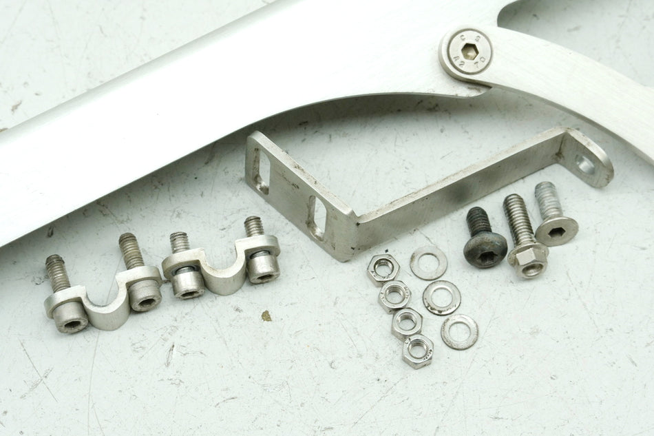 TRIUMPH SPEED TRIPLE 955 i 595 N Kettenschutz Rizoma Alu Abdeckung Schwinge Cover