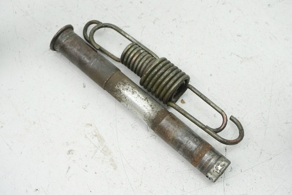 SUZUKI TU 125 XT Caballete central