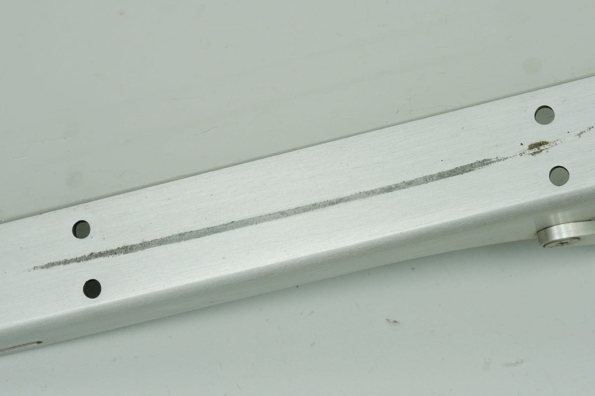 TRIUMPH SPEED TRIPLE 955 i 595 N Protector de cadena Rizoma de aluminio Cubierta basculante