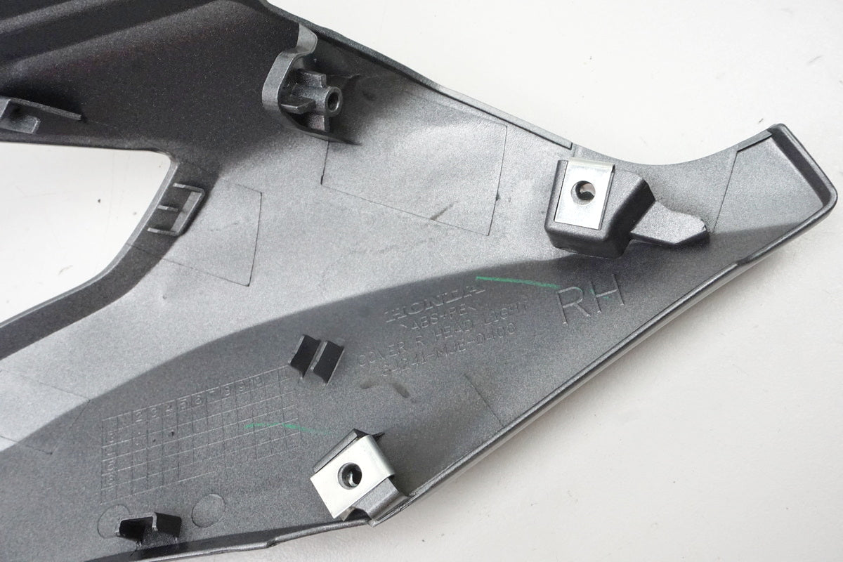 HONDA CB 650 FA RC75 Fairing Headlight Right Cover Trim