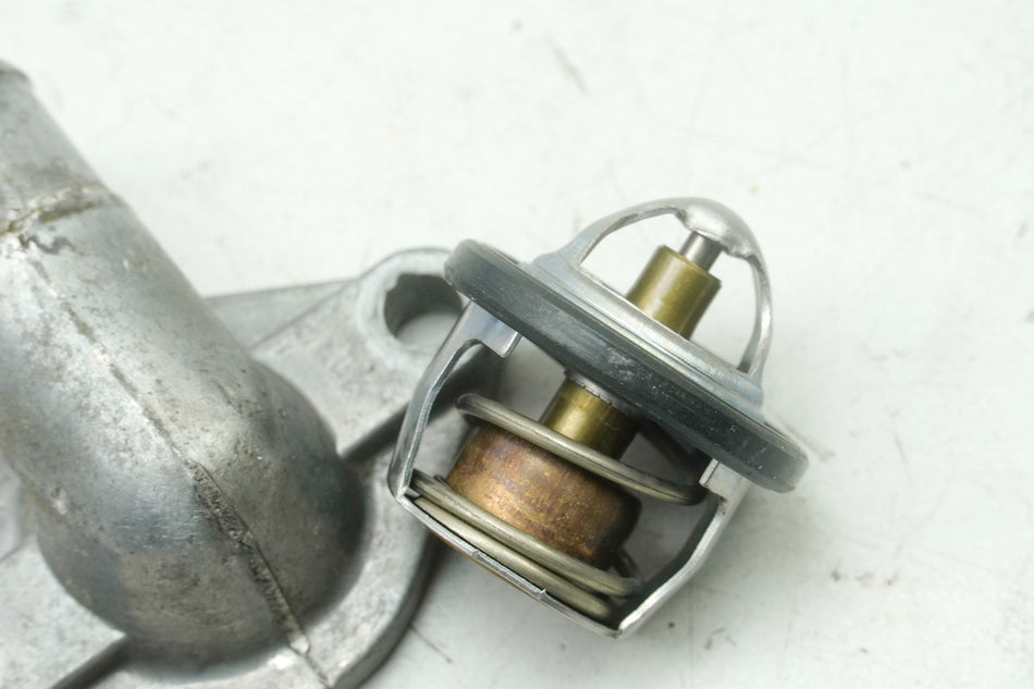 SUZUKI RG 125 NF12B GAMMA Termostato Carcasa del termostato (para cilindro motor)