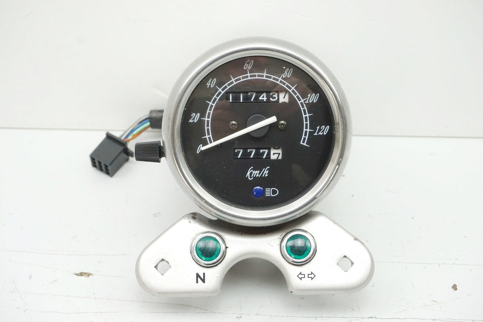 SUZUKI TU 125 XT Cuentakilómetros Salpicadero Instrumentos Velocímetro