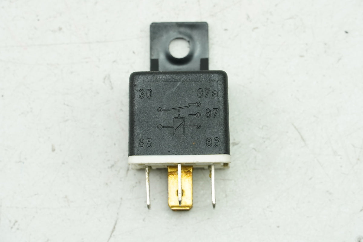TRIUMPH SPEED TRIPLE 955 i 595 N Relais Hella 12V 20/30A  4RD 003 520 -08