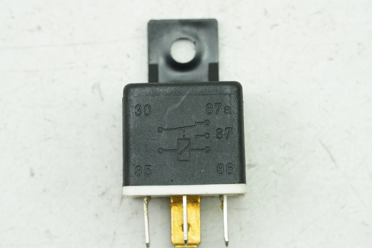 TRIUMPH SPEED TRIPLE 955 i 595 N Relais Hella 12V 20/30A  4RD 003 520 -08
