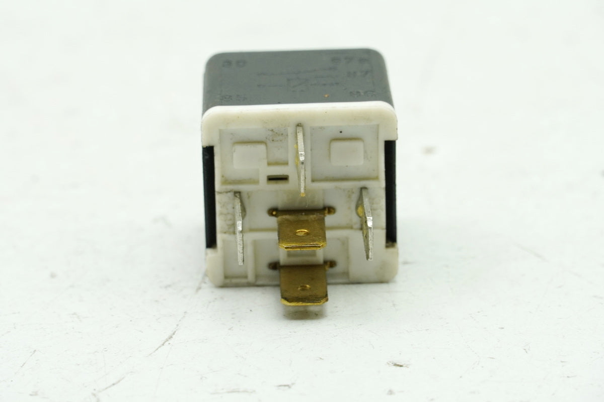 TRIUMPH SPEED TRIPLE 955 i 595 N Relais Hella 12V 20/30A  4RD 003 520 -08