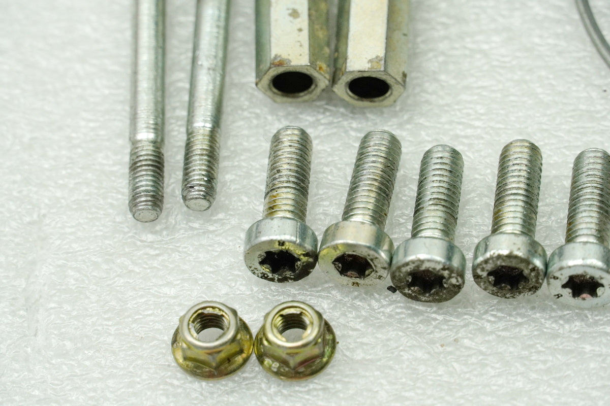 MOTO MORINI CORSARO 1200 Soporte delantero trasero del tubo de admisión Tornillo inyector