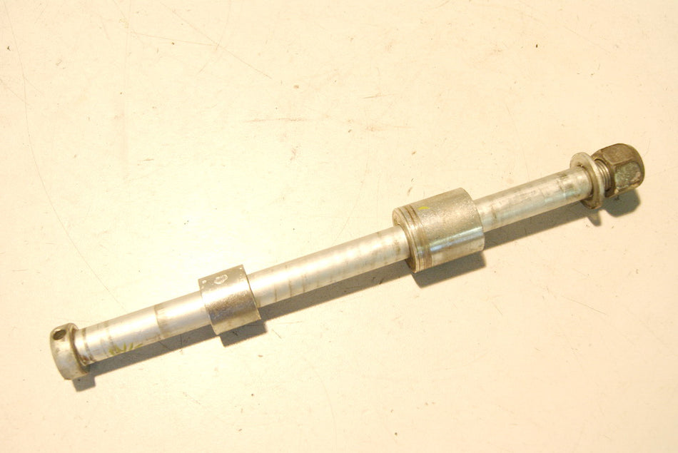 SUZUKI LS 650 NP41A/B SAVAGE Rear Axle, Spindle, Spacers, Wheel Spindle