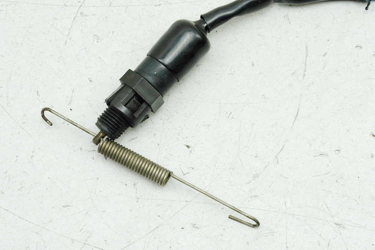 TRIUMPH SPEED TRIPLE 955 i 595 N Interruptor de luz de freno trasero (para cilindro de freno de pie)