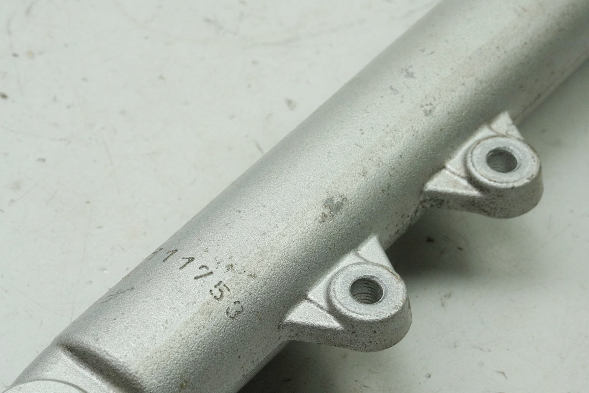 SUZUKI RG 125 NF12B GAMMA Tauchrohr links Gabelfuß (für Standrohr Gabelholm)
