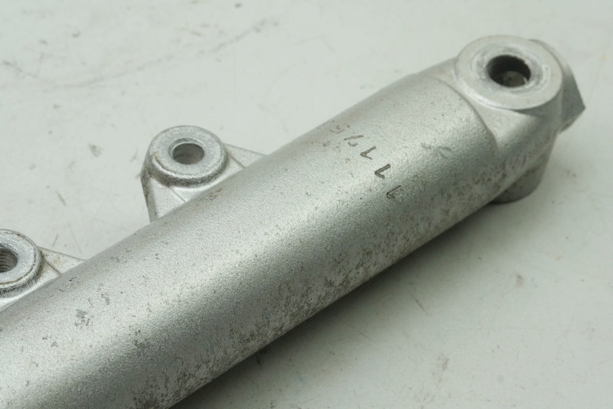 SUZUKI RG 125 NF12B GAMMA Tauchrohr links Gabelfuß (für Standrohr Gabelholm)