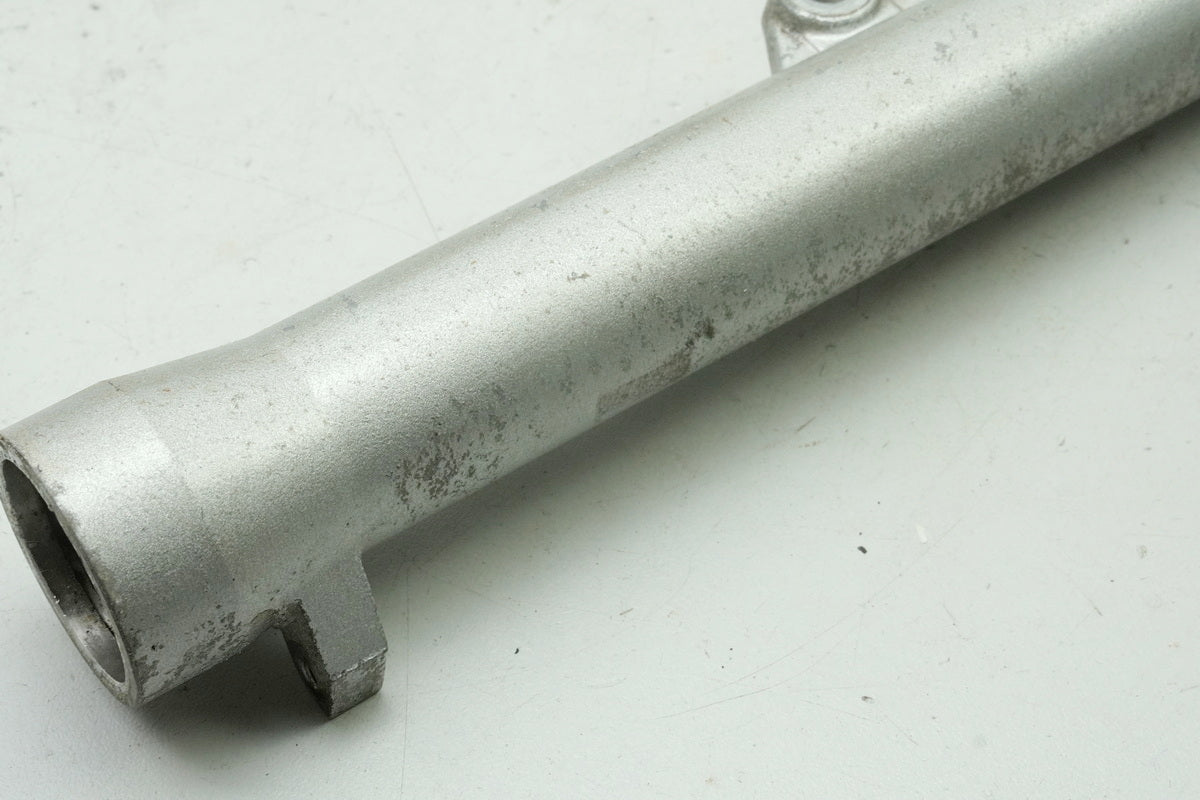 SUZUKI RG 125 NF12B GAMMA Tauchrohr links Gabelfuß (für Standrohr Gabelholm)