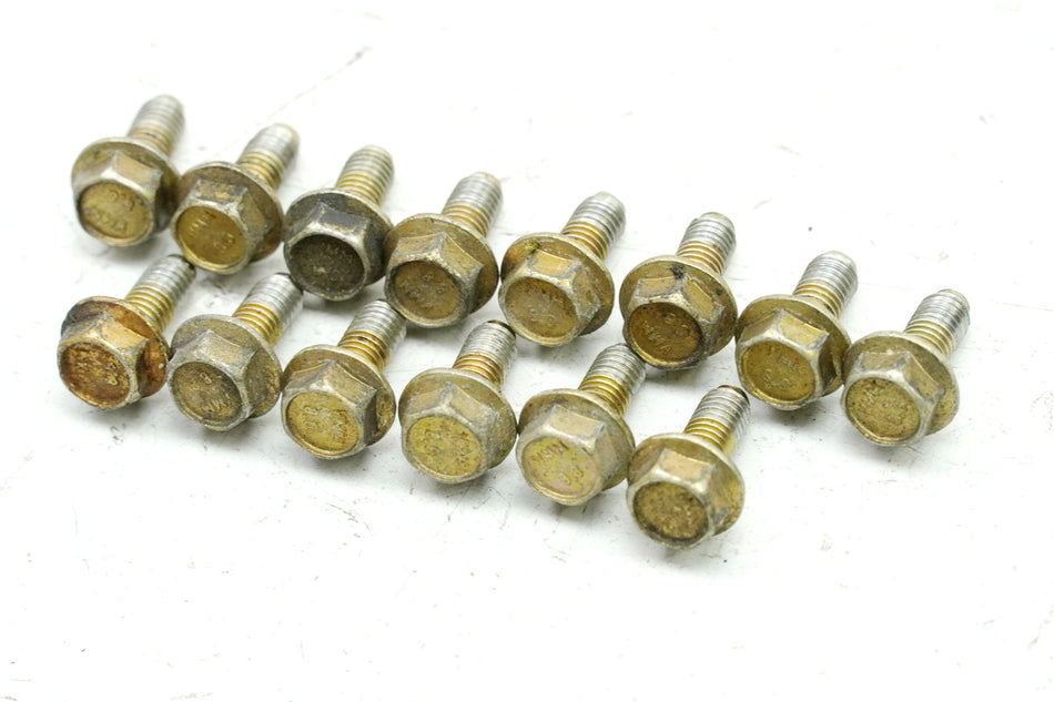 TRIUMPH SPEED TRIPLE 955 i 595 N Schrauben für Benzinpumpe (am Tank) T3330891