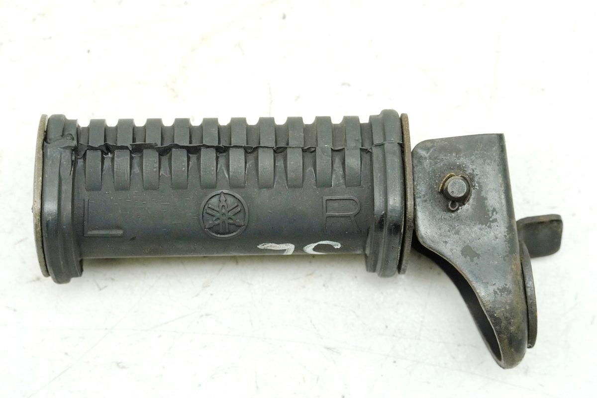 YAMAHA SR 250 3Y8 Reposapiés de pasajero izquierdo Soporte de reposapiés Placa de reposapiés Soporte de reposapiés