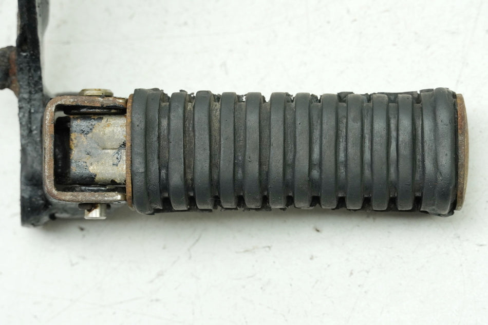 YAMAHA DS7 250 Estribera Derecha Pasajero Goma Reposapiés Soporte Estribera Completa
