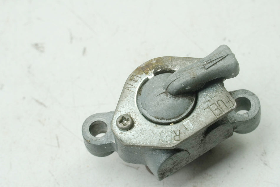 SUZUKI RG 125 NF12B GAMMA Grifo de gasolina Grifo de combustible (para depósito de gasolina)