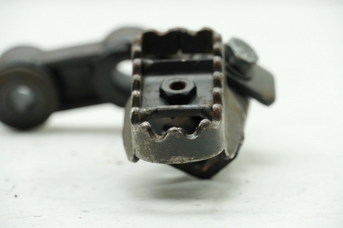 Aprilia Pegaso 650 GA (MX) Footrest Rider Right Bracket Footrest Plate Holder