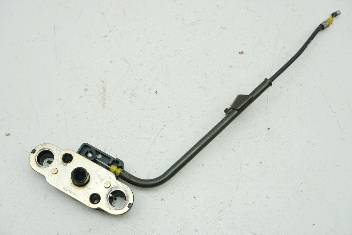 SUZUKI TU 125 XT Cerradura de asiento, mecanismo de apertura, cable