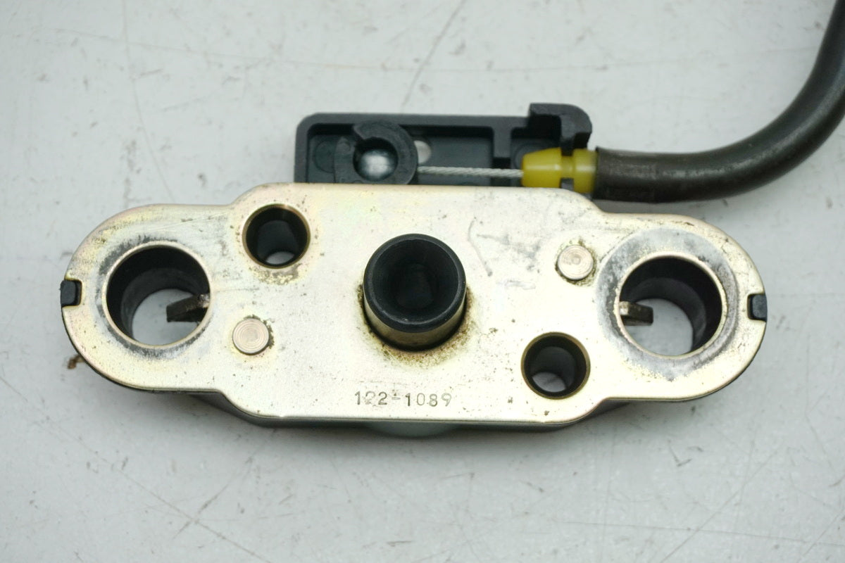 SUZUKI TU 125 XT Cerradura de asiento, mecanismo de apertura, cable