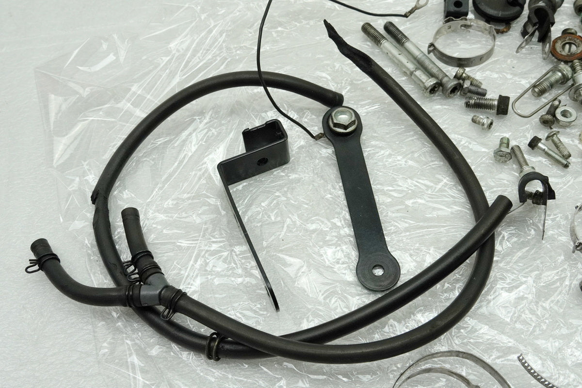 MOTO MORINI CORSARO 1200 Schrauben Kleinteile Muttern (für Rahmen Verkleidung)