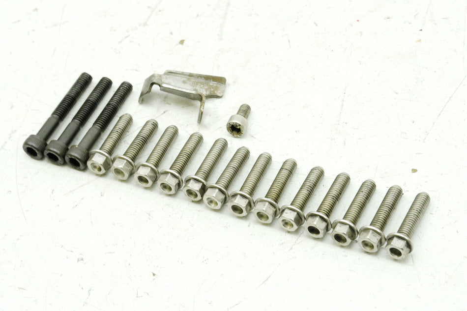 TRIUMPH SPEED TRIPLE 955 i 595 N Schrauben für Limadeckel Stator Motordeckel